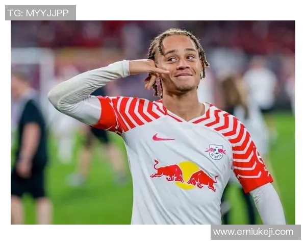 哈维西蒙斯的崛起之路:从青训天才到职业足球新星的奋斗故事 哈维西蒙斯的崛起之路:从青训天才到职业足球新星的奋斗故事